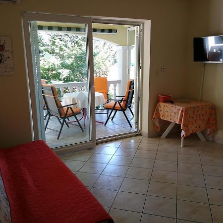 Apartmani Ban Omisalj Exterior photo