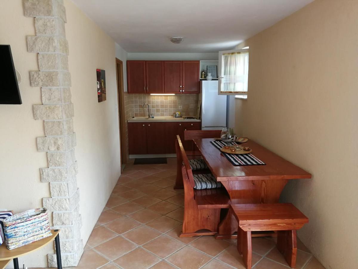 Apartmani Ban Omisalj Exterior photo