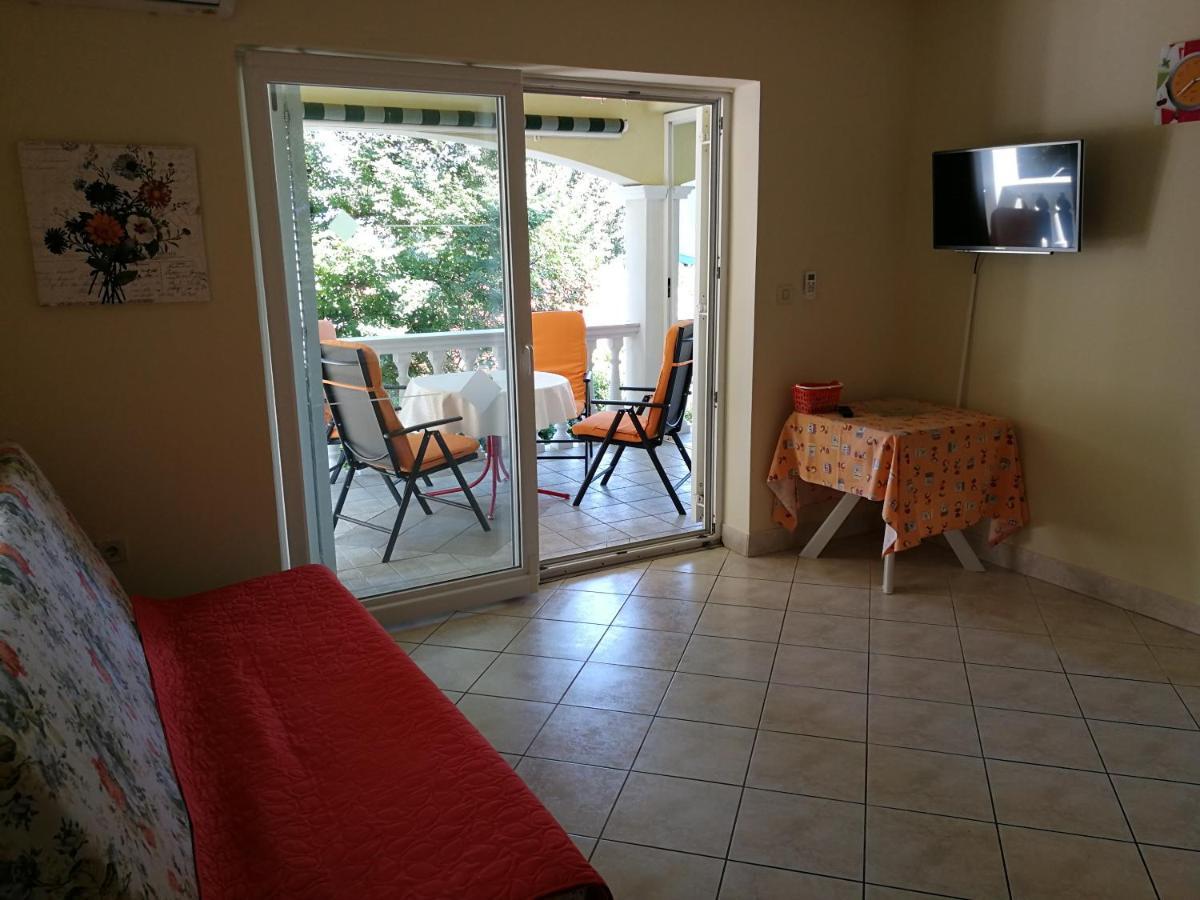 Apartmani Ban Omisalj Exterior photo