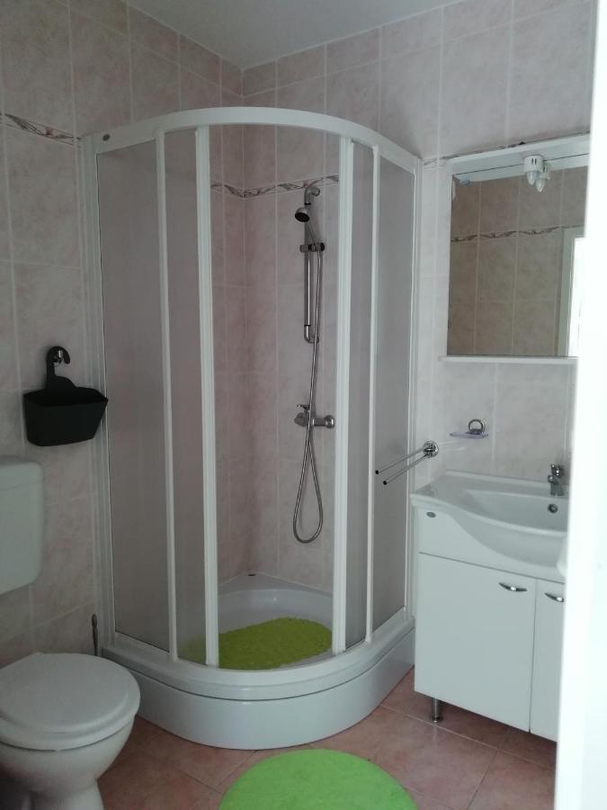 Apartmani Ban Omisalj Exterior photo