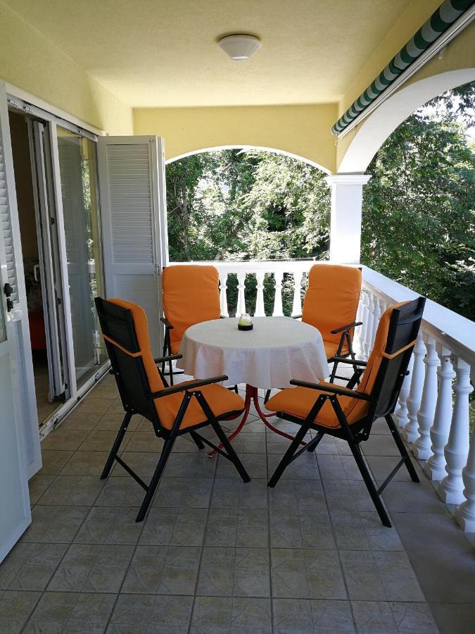 Apartmani Ban Omisalj Exterior photo
